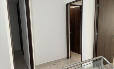 VENTA DE CASA EN CONJUNTO CERRADO SECTOR AVENIDA CENTENARIO ARMENIA