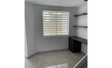 VENTA DE CASA EN CONJUNTO CERRADO SECTOR AVENIDA CENTENARIO ARMENIA