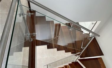 VENTA DE CASA EN CONJUNTO CERRADO SECTOR AVENIDA CENTENARIO ARMENIA