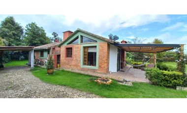 CASA CAMPESTRE EN ARRIENDO EN COTA $3.000.000