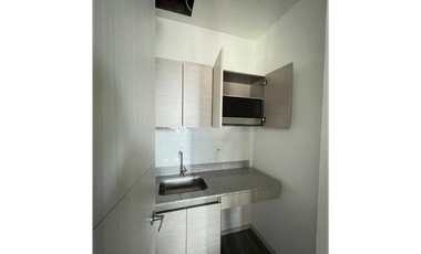 OFICINA DOTADA EN ARRIENDO SECTOR LOS BALSOS - POBLADO