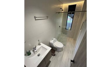 HERMOSA CASA CAMPESTE- VIA ALCALA