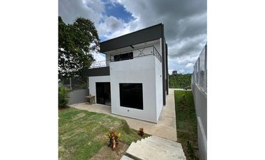 HERMOSA CASA CAMPESTE- VIA ALCALA