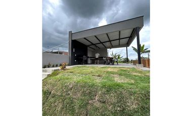 HERMOSA CASA CAMPESTE- VIA ALCALA