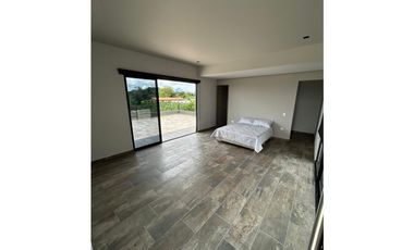 HERMOSA CASA CAMPESTE- VIA ALCALA