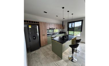 HERMOSA CASA CAMPESTE- VIA ALCALA
