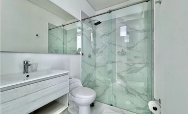 Aparta suite en venta a media cuadra de la playa Del Hotel Hilton