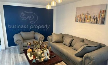 Hermosa Casa Totalmente Remodelada y Actualizada en Colinas del Lago