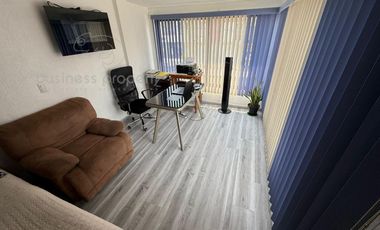 Hermosa Casa Totalmente Remodelada y Actualizada en Colinas del Lago