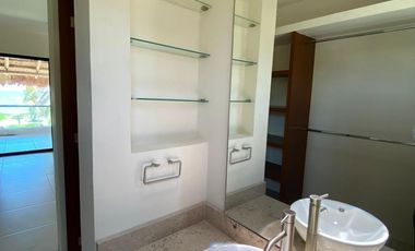 EXCLUSIVA CASA EN VENTA UBICADA EN SEGUNDA FILA DE LA PLAYA SAN CRISANTO, YUCATÁN