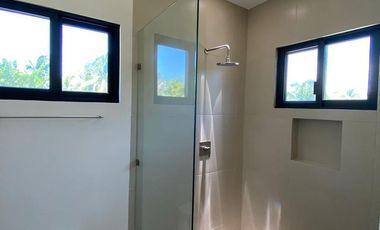 EXCLUSIVA CASA EN VENTA UBICADA EN SEGUNDA FILA DE LA PLAYA SAN CRISANTO, YUCATÁN