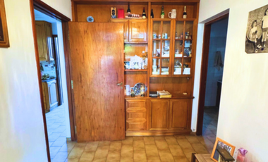 Casa 3 Dormitorios con quincho y cochera | Av. Granaderos