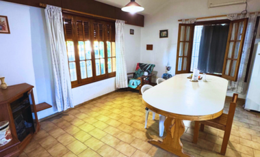 Casa 3 Dormitorios con quincho y cochera | Av. Granaderos