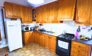 Casa 3 Dormitorios con quincho y cochera | Av. Granaderos