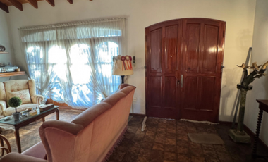 VENTA – CASA CÉNTRICA | AV. 9 DE JULIO