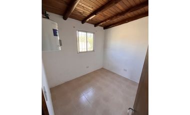 Casa de 2 dormitorios. Barrio las gemelas.