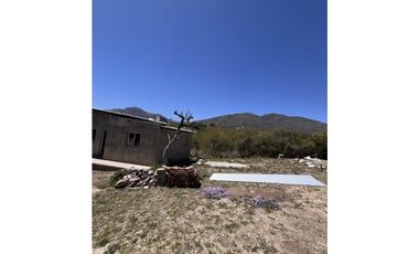 Casa de 2 dormitorios. Barrio las gemelas.