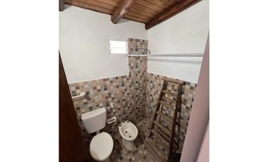 Casa de 2 dormitorios. Barrio las gemelas.