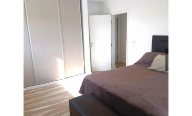 VENDO EN COUNTRY PUERTO DEL AGUILA CASA AMOBLADA DE DUATRO DORMITORIO