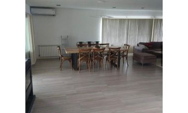 VENDO EN COUNTRY PUERTO DEL AGUILA CASA AMOBLADA DE DUATRO DORMITORIO