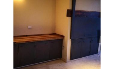 VENDO EN COUNTRY PUERTO DEL AGUILA CASA AMOBLADA DE DUATRO DORMITORIO
