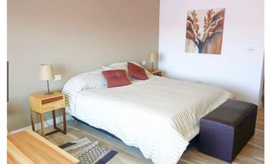VENDO EN COUNTRY PUERTO DEL AGUILA CASA AMOBLADA DE DUATRO DORMITORIO
