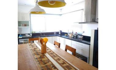 VENDO EN COUNTRY PUERTO DEL AGUILA CASA AMOBLADA DE DUATRO DORMITORIO