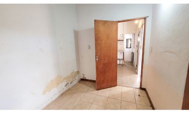 En block: Casa 3 amb. c/garage + Depto 2 amb. - Savio y 12 de Octubre