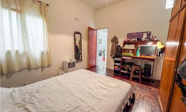 En block: Casa 3 amb. c/garage + Depto 2 amb. - Savio y 12 de Octubre