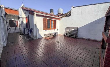 En block: Casa 3 amb. c/garage + Depto 2 amb. - Savio y 12 de Octubre
