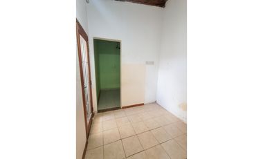 En block: Casa 3 amb. c/garage + Depto 2 amb. - Savio y 12 de Octubre