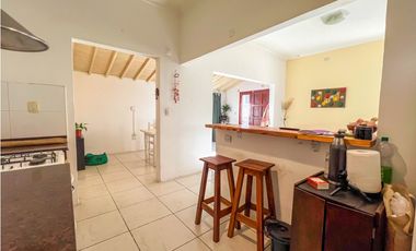 En block: Casa 3 amb. c/garage + Depto 2 amb. - Savio y 12 de Octubre