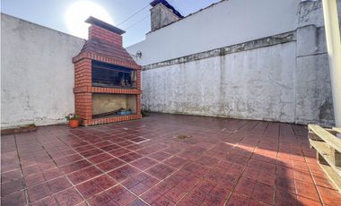 En block: Casa 3 amb. c/garage + Depto 2 amb. - Savio y 12 de Octubre