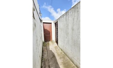 En block: Casa 3 amb. c/garage + Depto 2 amb. - Savio y 12 de Octubre