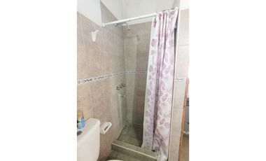 En block: Casa 3 amb. c/garage + Depto 2 amb. - Savio y 12 de Octubre