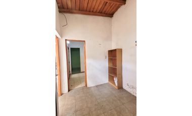 En block: Casa 3 amb. c/garage + Depto 2 amb. - Savio y 12 de Octubre