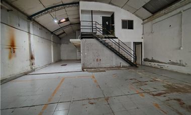 VENDE GALPON CON OFICINAS - EN CALLE ALEM - GODOY CRUZ- MENDOZA