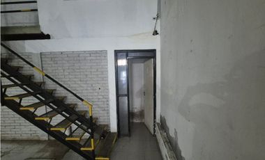 VENDE GALPON CON OFICINAS - EN CALLE ALEM - GODOY CRUZ- MENDOZA