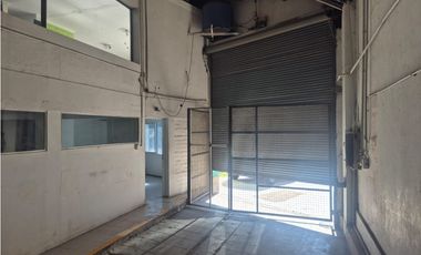 VENDE GALPON CON OFICINAS - EN CALLE ALEM - GODOY CRUZ- MENDOZA