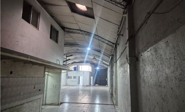 VENDE GALPON CON OFICINAS - EN CALLE ALEM - GODOY CRUZ- MENDOZA