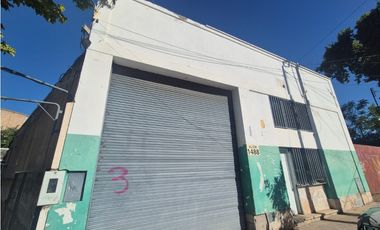 VENDE GALPON CON OFICINAS - EN CALLE ALEM - GODOY CRUZ- MENDOZA