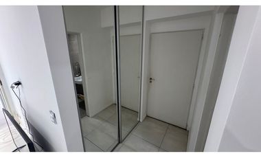 Alquiler de moderno monoambiente con balcon al frente en Saavedra