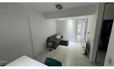 Alquiler de moderno monoambiente con balcon al frente en Saavedra