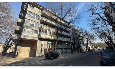 Alquiler de moderno monoambiente con balcon al frente en Saavedra