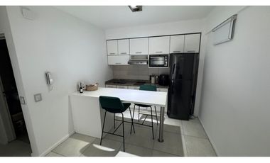 Alquiler de moderno monoambiente con balcon al frente en Saavedra
