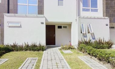 CASA EN RENTA CERCA DE TEC DE MONTERREY Y SIGLO XX1 ZINACANTEPEC