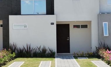 CASA EN RENTA CERCA DE TEC DE MONTERREY Y SIGLO XX1 ZINACANTEPEC