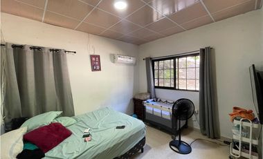 SE VENDE CASA EN SAN ISIDRO RES. CAMPO VERDE DE 3 HABITACIÓNES Y PATIO