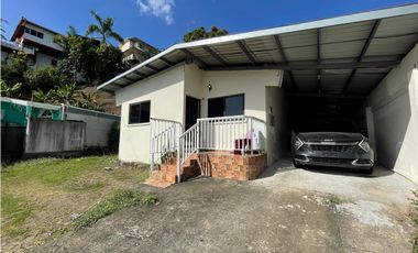 SE VENDE CASA EN SAN ISIDRO RES. CAMPO VERDE DE 3 HABITACIÓNES Y PATIO