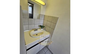 OFICINA AMOBLADA EN OBARRIO 88 m2
